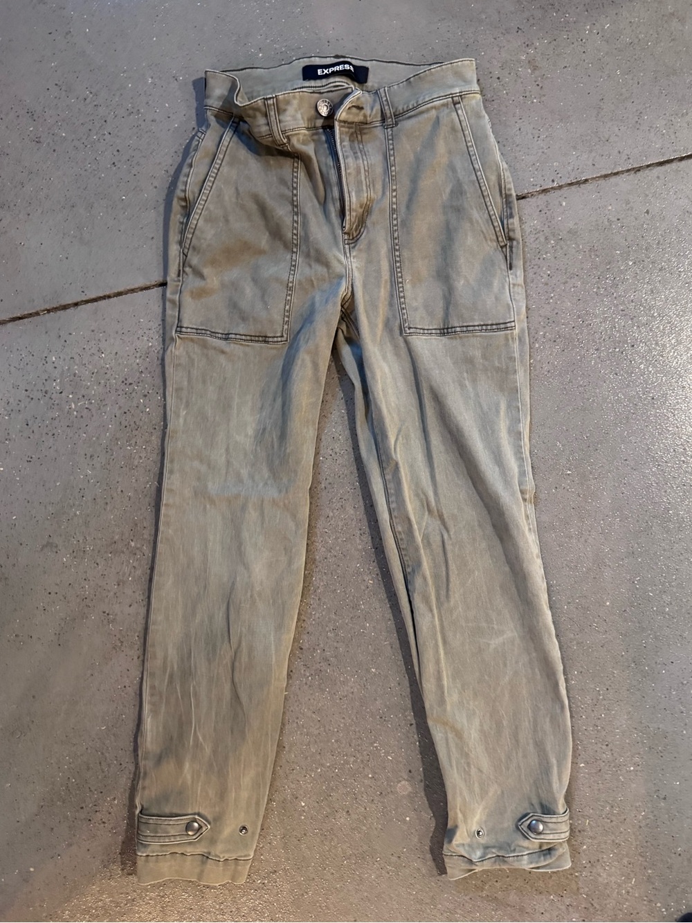 Express Women’s Olive Green Straight Crop Pants